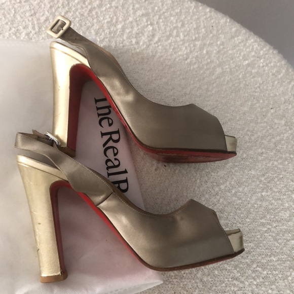 Classic Authentic Christian Louboutin - Picture 4 of 4